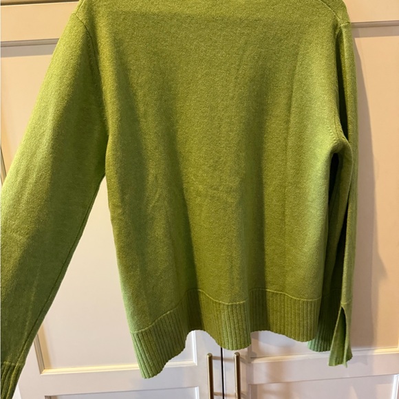 Wool and cashmere Elegant Lime Green Women's Crew Neck Sweater - Picture 2 of 7